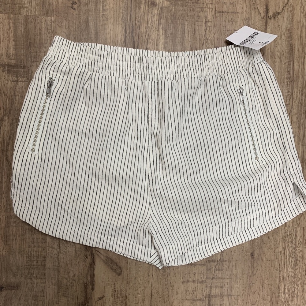 Size large forever 21 shorts